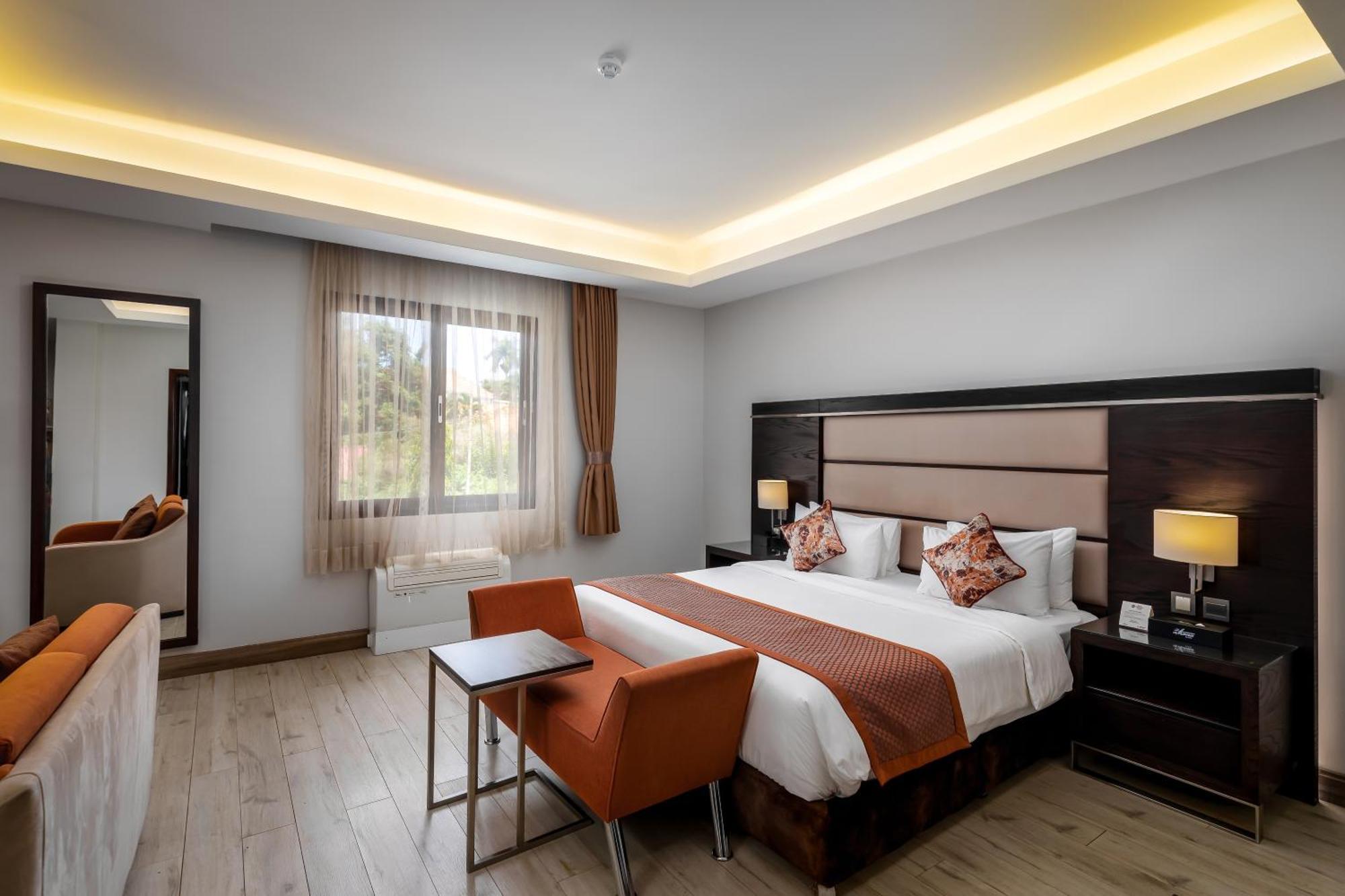 The Athena Hotel Kampala Exterior photo