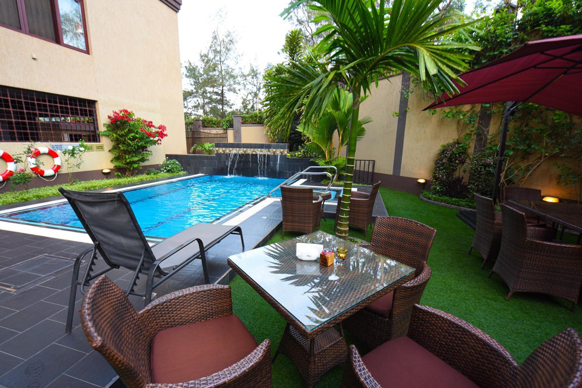 The Athena Hotel Kampala Exterior photo